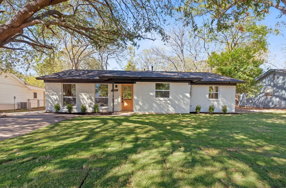 Unit for sale at 8414 Briarwood LN, Austin, TX 78757