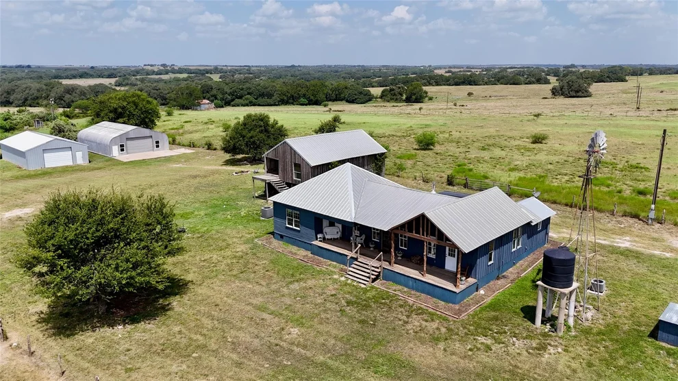 Unit for sale at 4228 County Road 256, Moulton, TX 77975