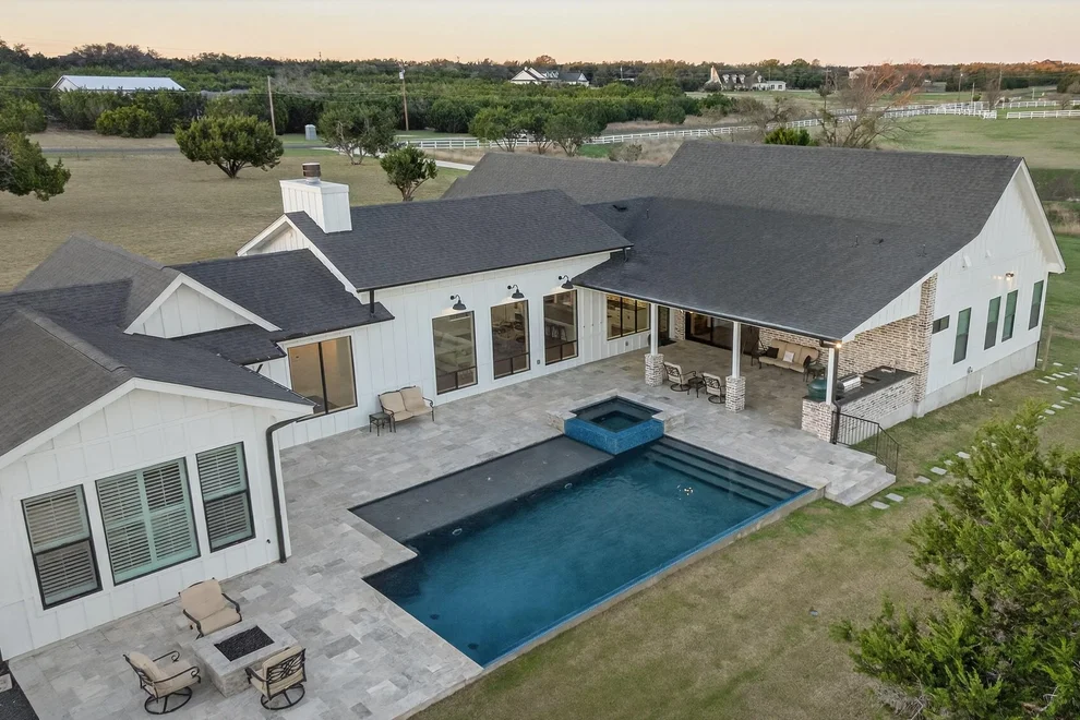 Unit for sale at 325 Sundance TRL, Liberty Hill, TX 78642