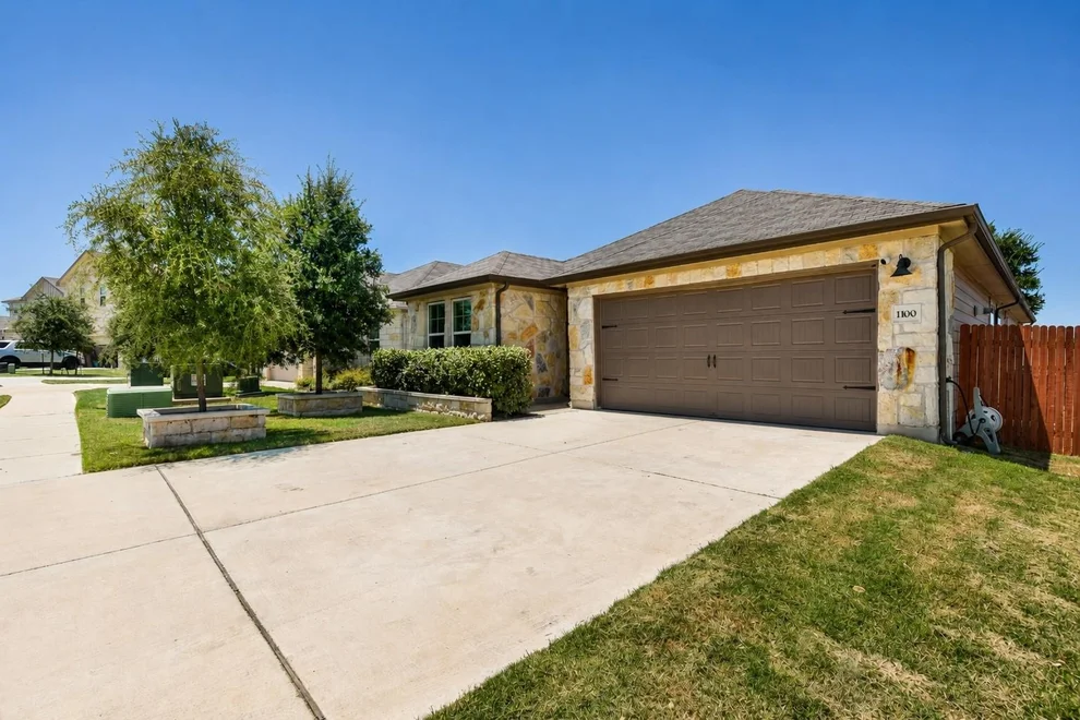 Unit for sale at 1100 View DR, Georgetown, TX 78628