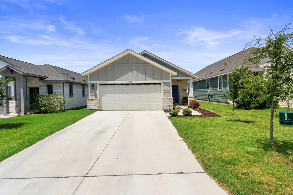 Unit for sale at 205 Unforgiven LN, Jarrell, TX 76537