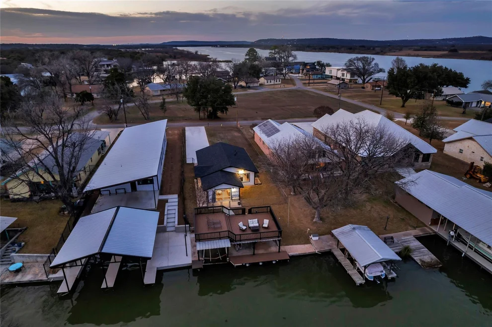 Unit for sale at 318 Park LN, Sunrise Beach, TX 78643