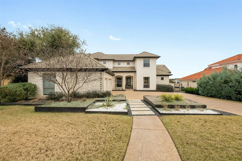 Unit for sale at 7 Applegreen LN, The Hills, TX 78738