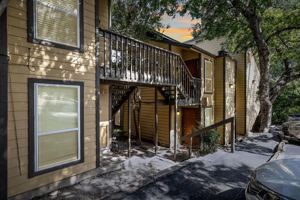 Unit for sale at 1000 W 26th ST, Austin, TX 78705