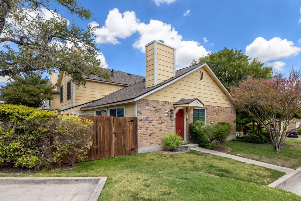 Unit for sale at 11901 Swearingen DR, Austin, TX 78758