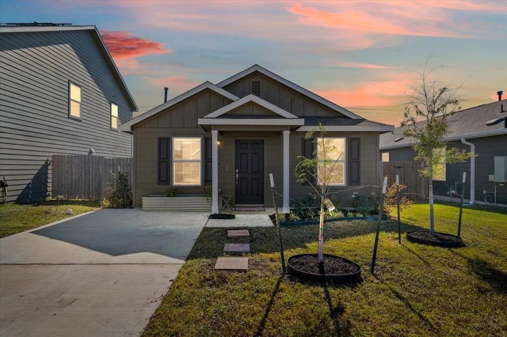 Unit for sale at 13617 Knights Branch DR, Elgin, TX 78621