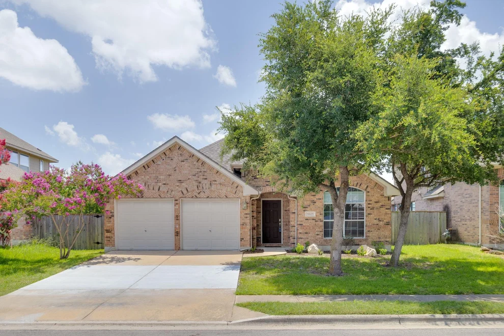 Unit for sale at 11625 Sun Glass DR, Manor, TX 78653