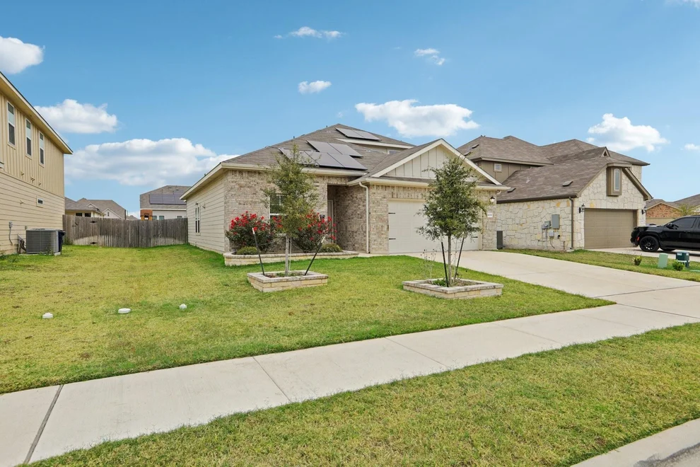 Unit for sale at 1009 Pallano RD, Hutto, TX 78634