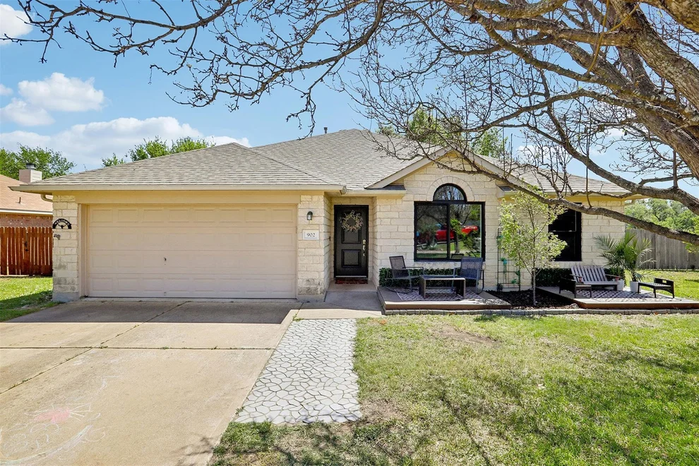 Unit for sale at 902 Ridgemont CIR, Leander, TX 78641
