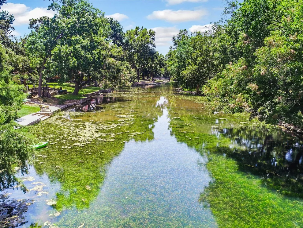 Unit for sale at 476 Lakeview BLVD, New Braunfels, TX 78130