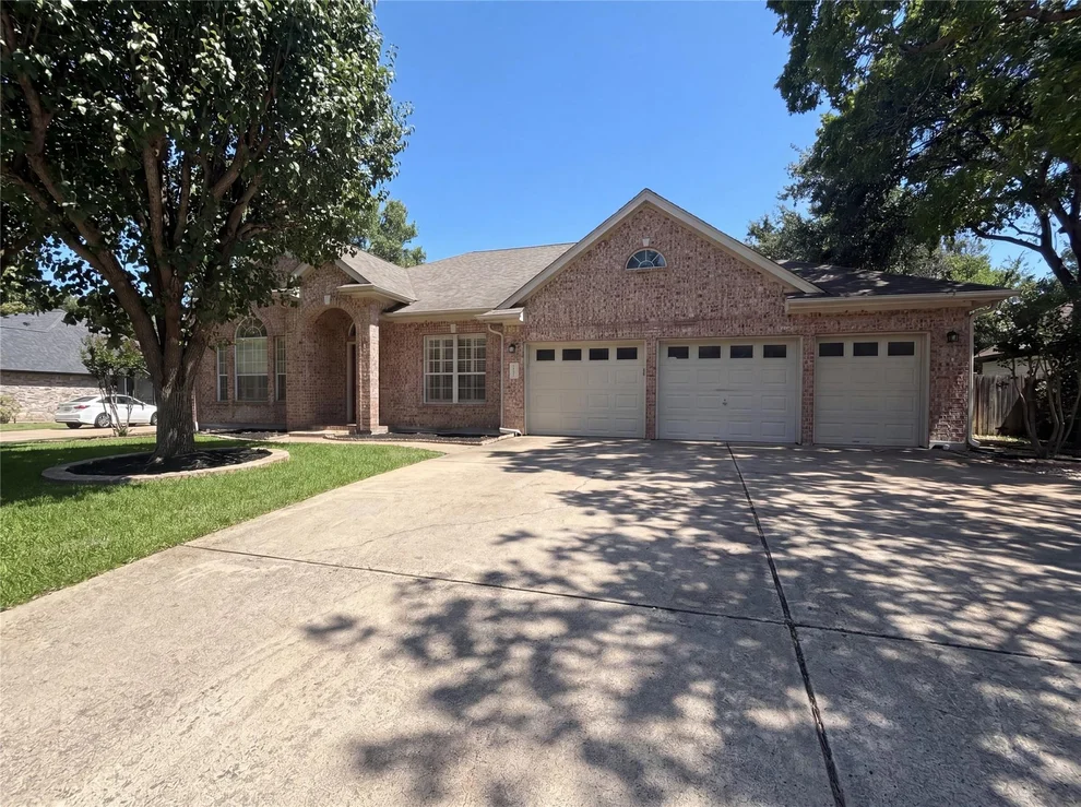 Unit for sale at 117 Brentwood DR, Georgetown, TX 78628