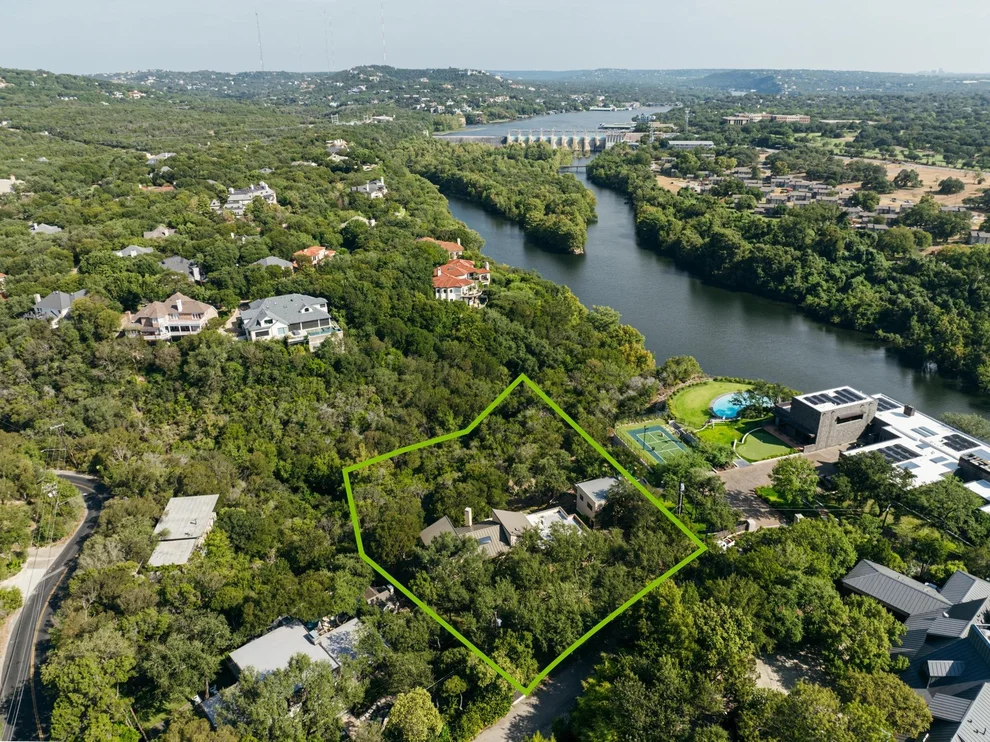 Unit for sale at 102 Canyon CIR W, Austin, TX 78746