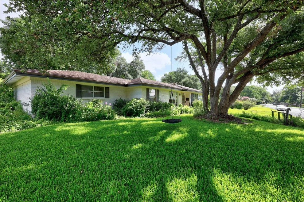 Unit for sale at 1501 E 18th ST, Georgetown, TX 78626