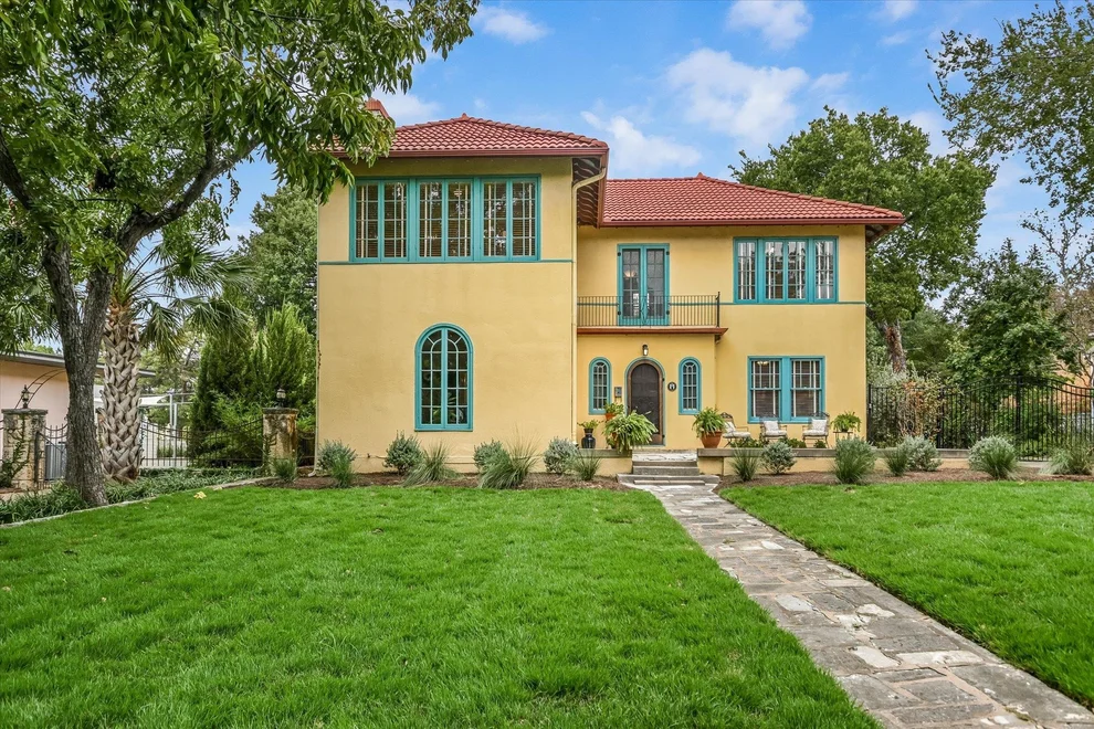 Unit for sale at 106 W 32nd ST, Austin, TX 78705