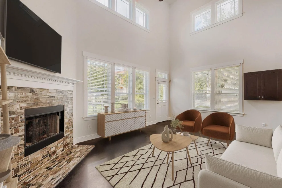 2930 Grand Oaks Loop
