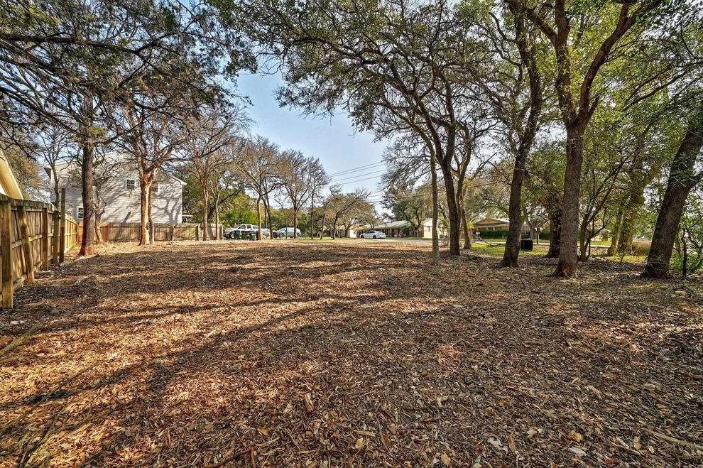 Unit for sale at 1010 Hazelton ST, San Marcos, TX 78666