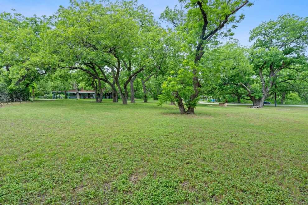 Unit for sale at 11824 Pecan DR, Jonestown, TX 78645