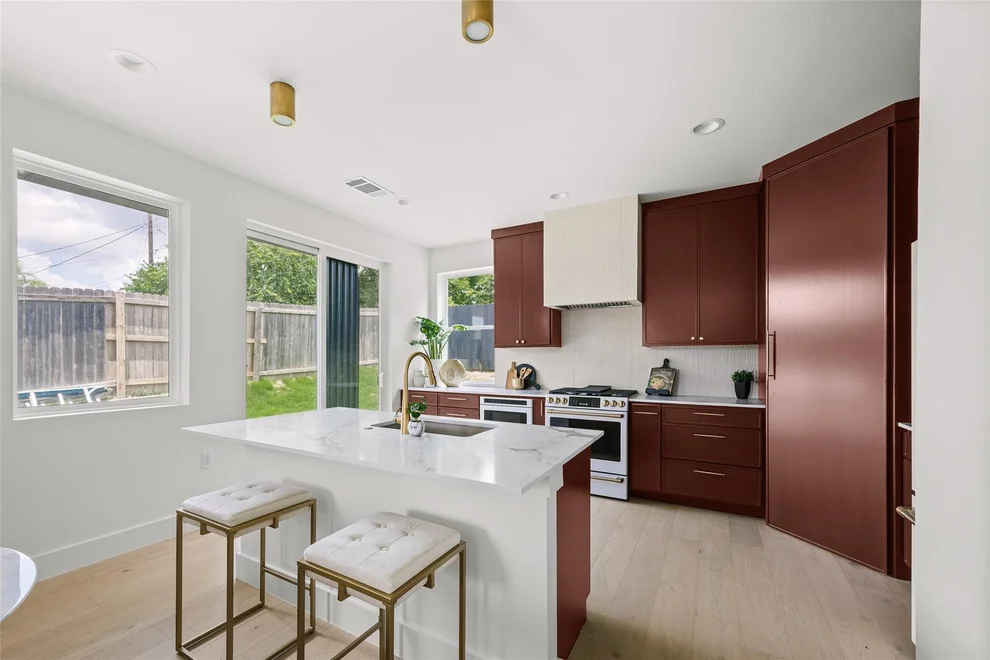 Unit for sale at 5104 Stone Gate DR, Austin, TX 78721