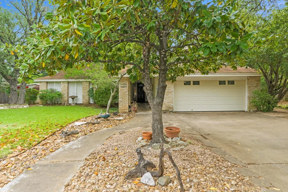 Unit for sale at 11703 Oak Knoll DR, Austin, TX 78759