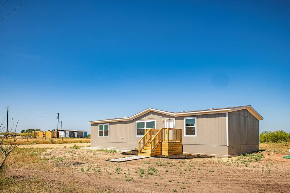 Unit for sale at 135 Spanish Oak RD, Dale, TX 78616