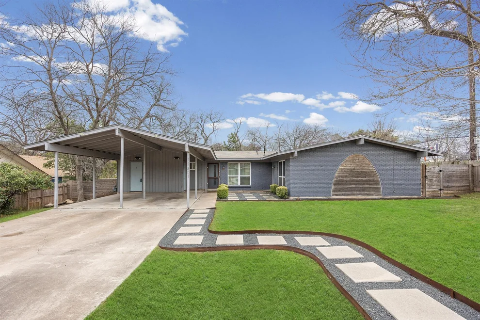 Unit for sale at 11301 Oakwood DR, Austin, TX 78753