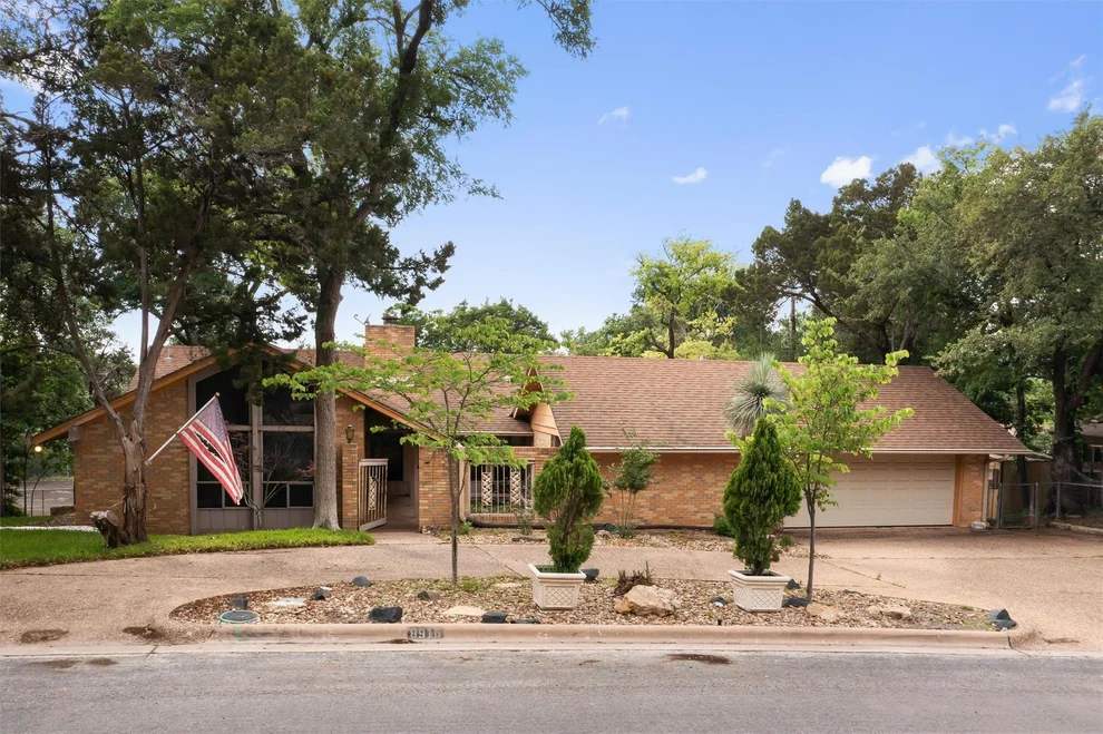 Unit for sale at 8910 Wildridge DR, Austin, TX 78759