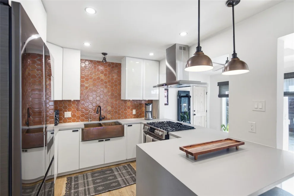 Unit for sale at 5600 Ledesma RD, Austin, TX 78721