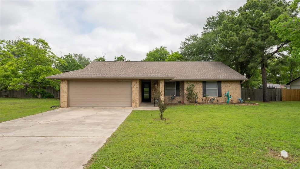 Unit for sale at 1802 Pecos Ave, Rockdale, TX 76567