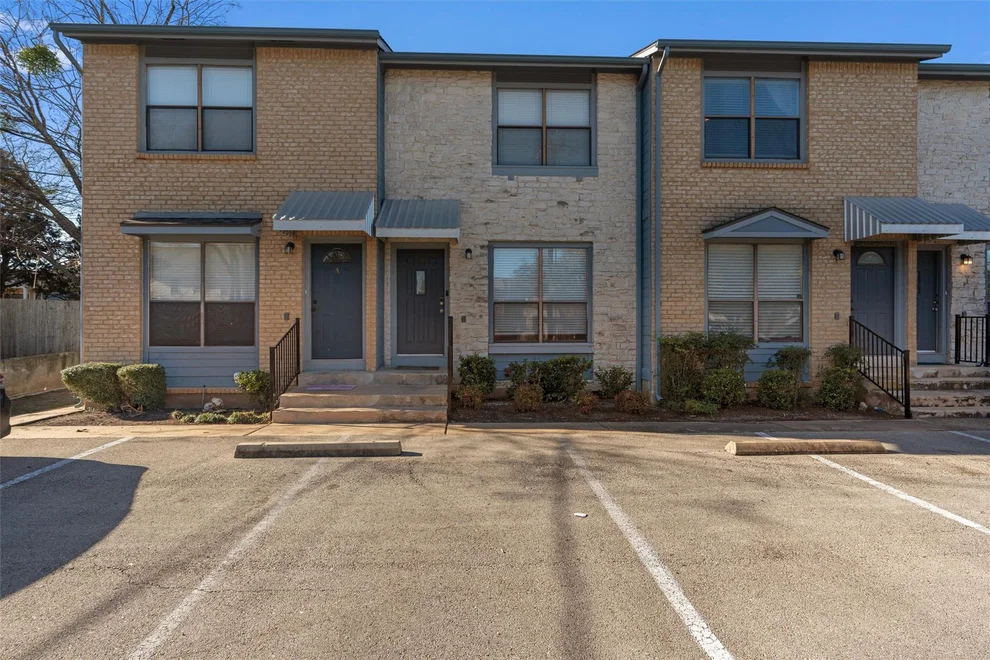 Unit for sale at 3004 Whisper Oaks LN, Georgetown, TX 78628