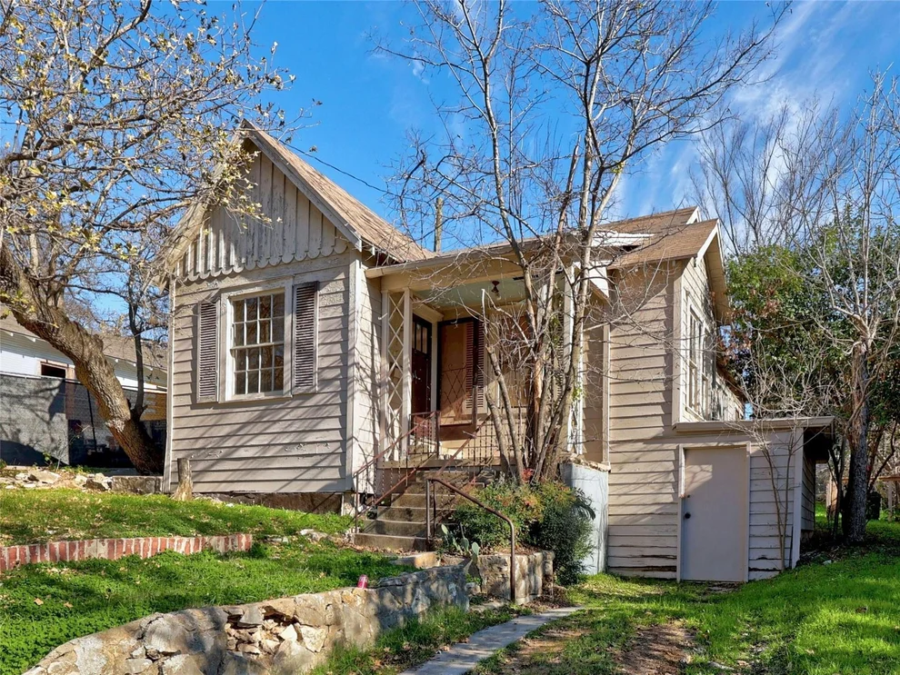Unit for sale at 801 Oakland Ave, Austin, TX 78703