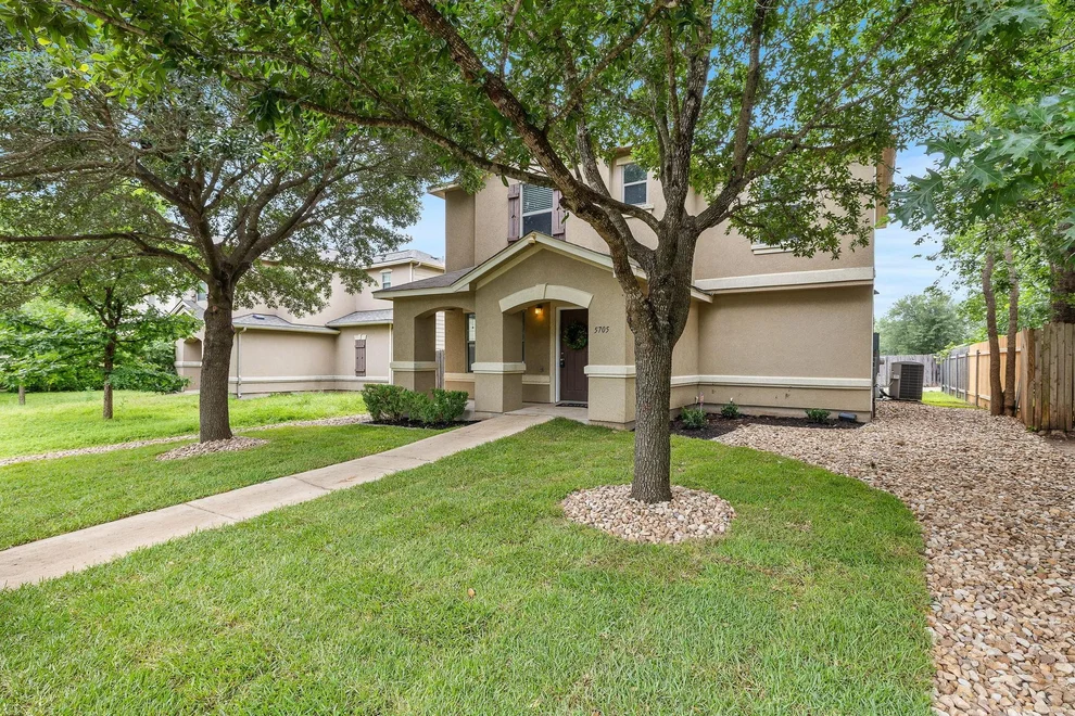 Unit for sale at 5705 Viewpoint DR, Austin, TX 78744