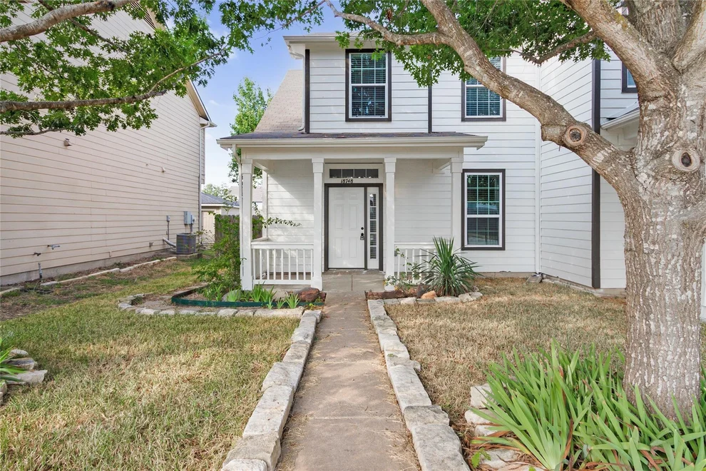 Unit for sale at 18748 Imperial Eagle LN, Elgin, TX 78621