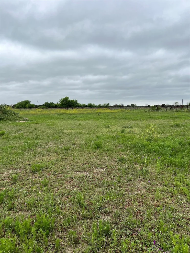 Unit for sale at 850 County Rd 219, Florence, TX 76527