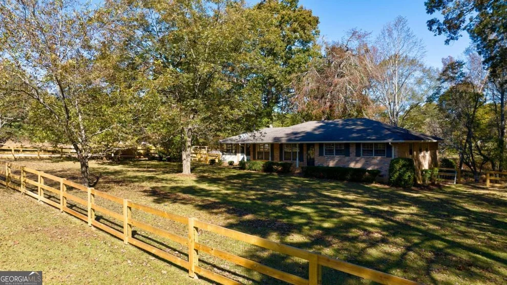 Unit for sale at 8100 Hog Mountain Road, Statham, GA 30666