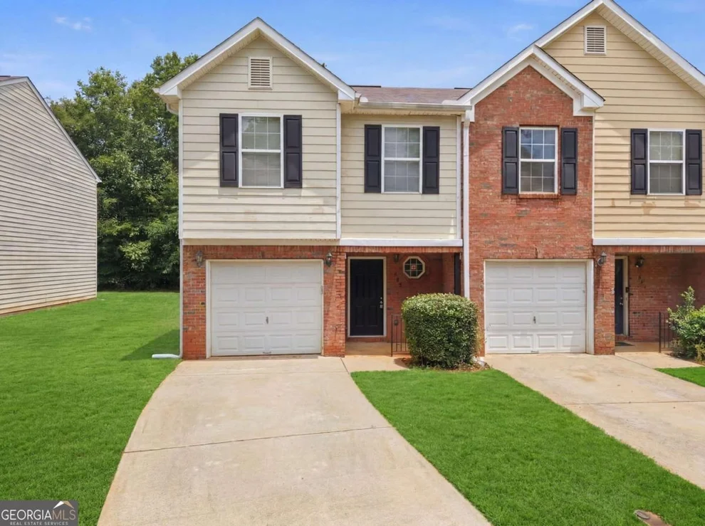 Unit for sale at 605 Magnolia Gardens Walk, Mcdonough, GA 30253