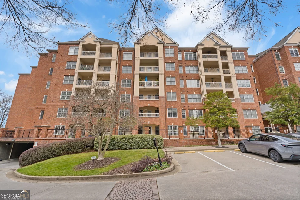 Unit for sale at 211 Colonial Homes Drive NW, Atlanta, GA 30309