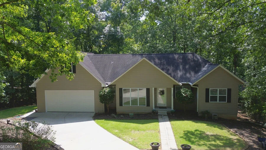 Unit for sale at 120 Warpaint Lane, Westminster, SC 29693