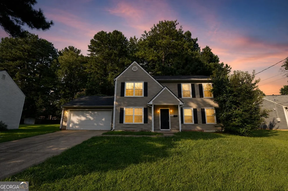 Unit for sale at 1995 Surrey Trail, South Fulton, GA 30349