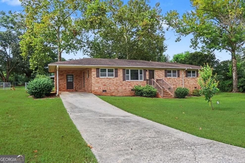 Unit for sale at 63 Green Street, Royston, GA 30662