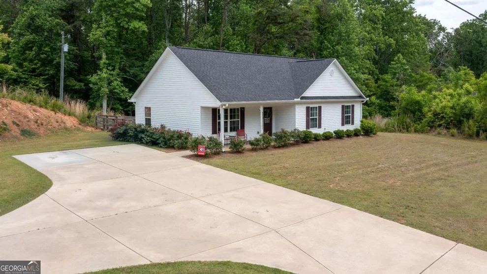 Unit for sale at 769 Burnt Stand Road, Dawsonville, GA 30534