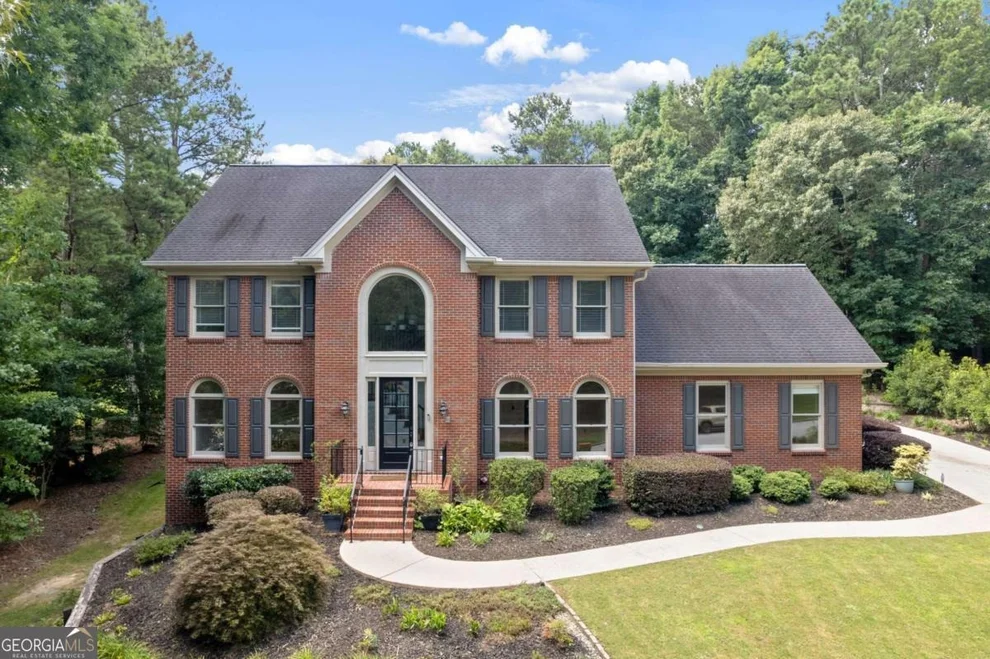 Unit for sale at 1580 Winding Creek Circle, Snellville, GA 30078