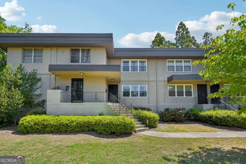 Unit for sale at 284 Lakemoore Drive NE, Atlanta, GA 30342