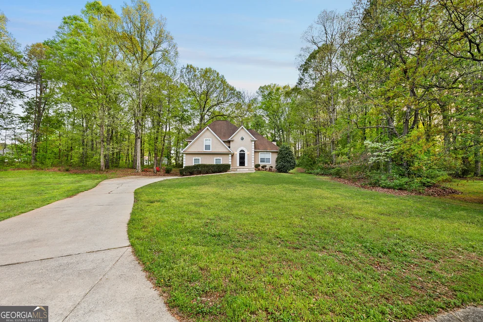 Unit for sale at 90 Montrose Lane, Sharpsburg, GA 30277