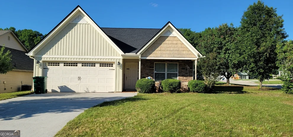 Unit for sale at 561 Highland Pointe Drive, Alto, GA 30510