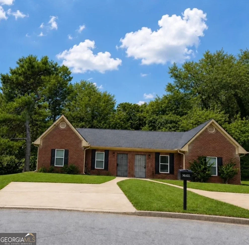 Unit for sale at 310 Freeport Drive, Lawrenceville, GA 30046