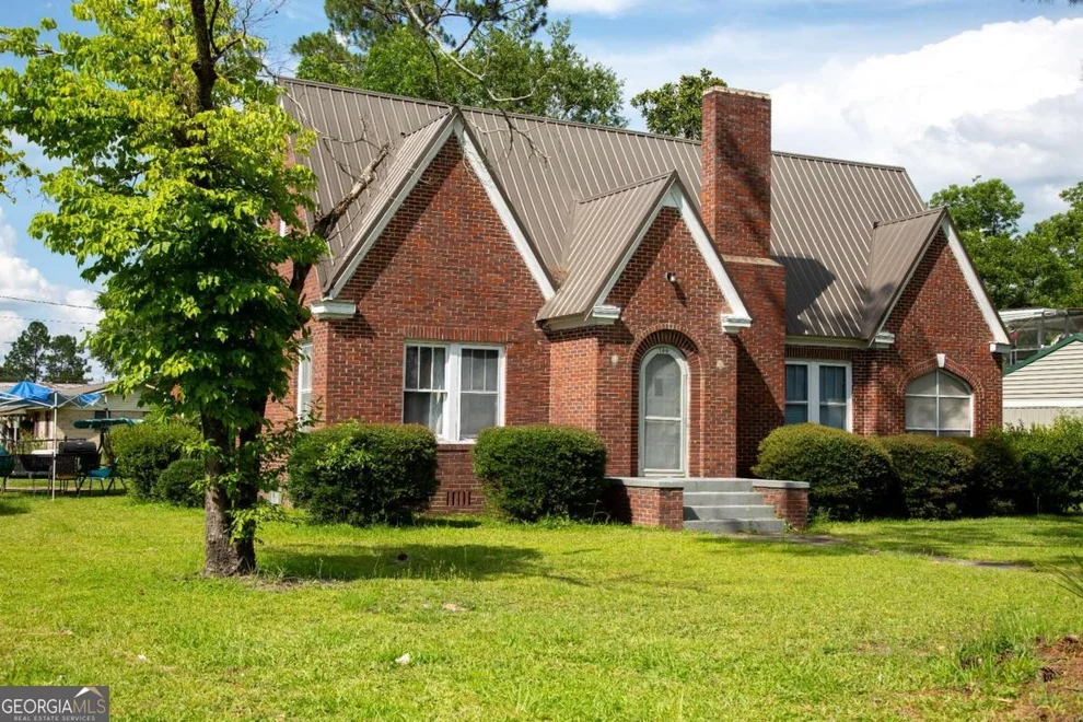 Unit for sale at 199 Anthony Street, Baxley, GA 31513