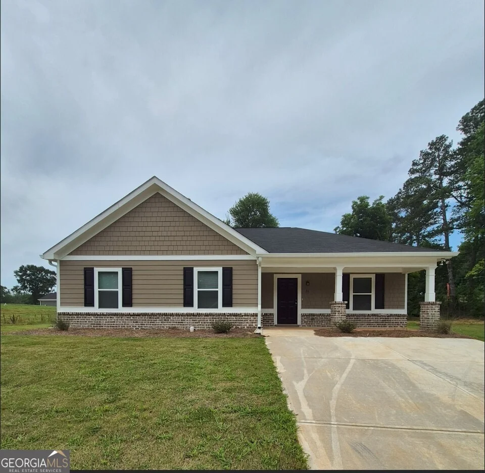 Unit for sale at 31 Charlotte Circle, Statham, GA 30666