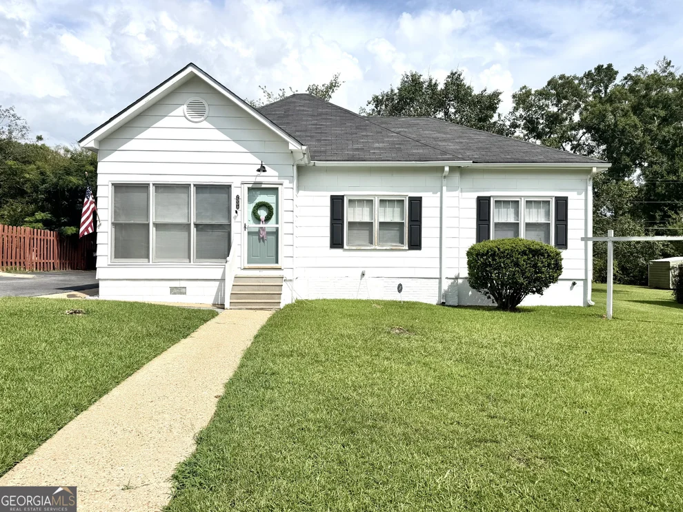 Unit for sale at 2004 32nd Street, Valley, AL 36854