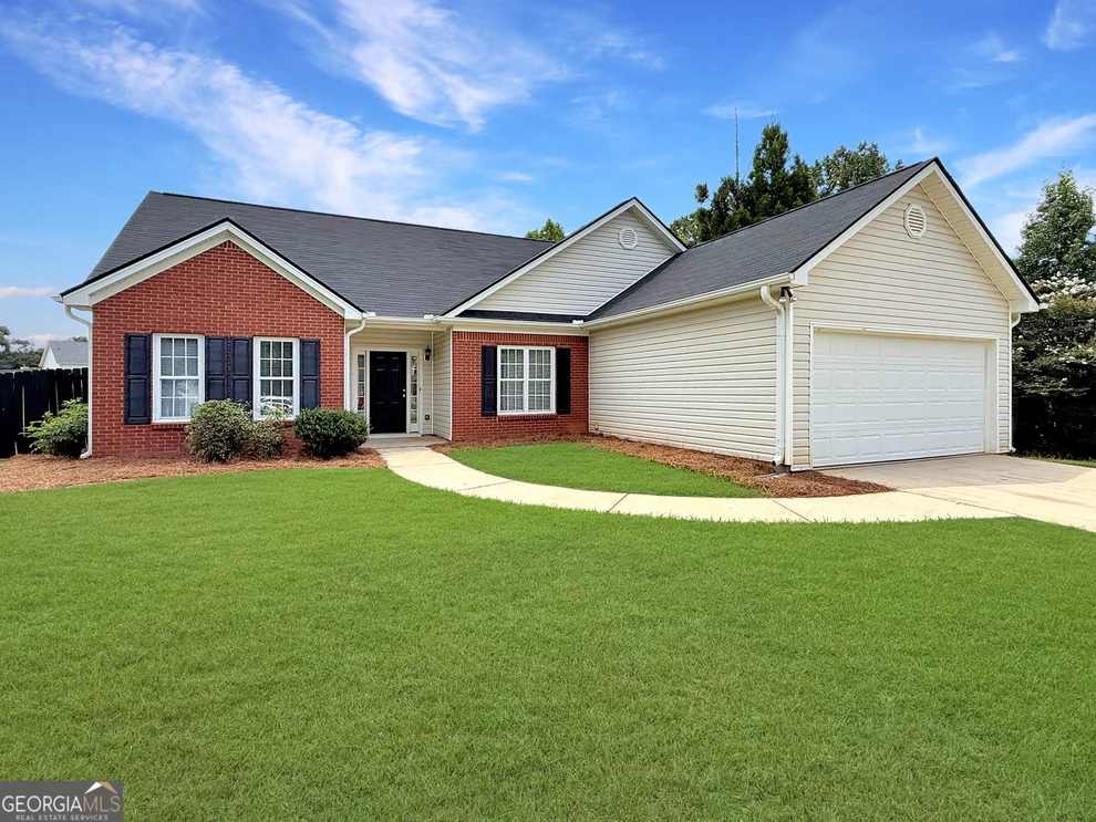 Unit for sale at 122 Kayla Court, Griffin, GA 30223