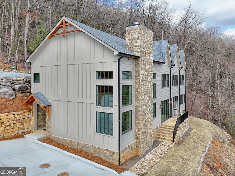 Unit for sale at 416 Winding View, Clayton, GA 30525